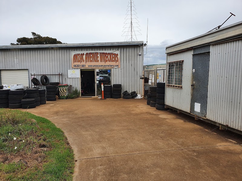 Anzac Avenue Wreckers — auto parts store in Drayton