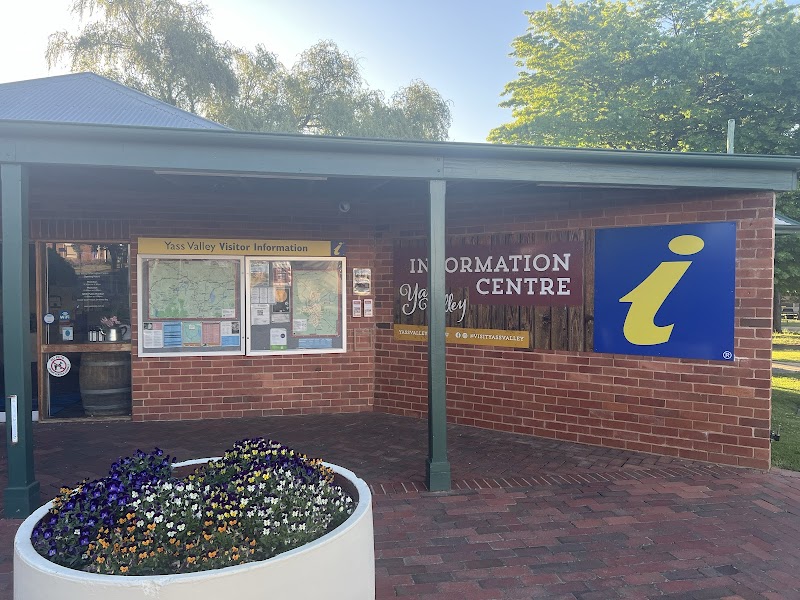 Yass Valley Information Centre — tourist information center in Yass